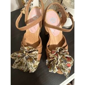 Juicy couture wooden heels